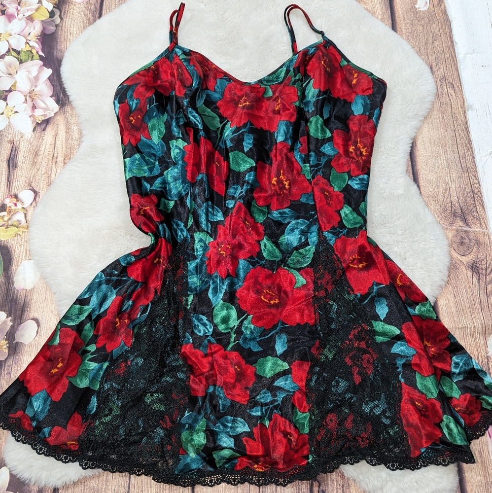 Victoria's Secret Vintage Floral Black Red Lace Nightie Large